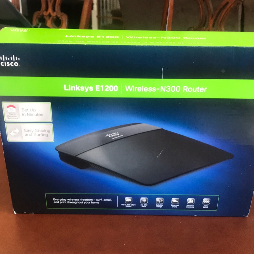 Cisco Linksys E1200 Wireless N300 Router